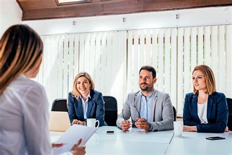 The Best Time to Schedule a Job Interview (Experts .